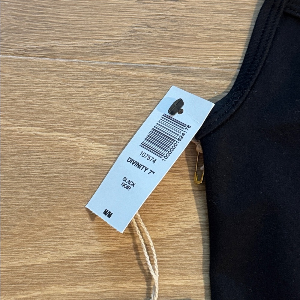 Aritzia romper brand new - Picture 2 of 3